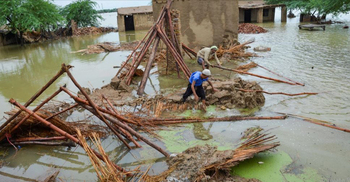 Pakistan flooding death toll tops 1,000 as rains continue to pour