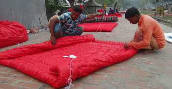 লেপ-তোশকের কারিগররাও শীতের কবলে