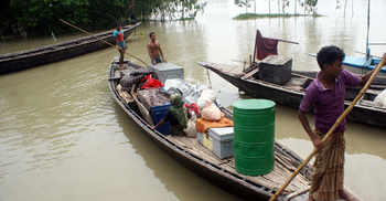 গাইবান্ধায় লক্ষাধিক মানুষ পানিবন্দি