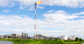 হবিগঞ্জ গ্যাসফিল্ডের তেলের ট্যাংকে শ্রমিকের ঝাঁপ