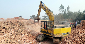 কাপাসিয়ায় ৬ ইটভাটা গুঁড়িয়ে ৩৬ লাখ টাকা জরিমানা