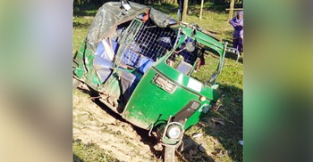 বাসচাপায় তছনছ একটি পরিবার