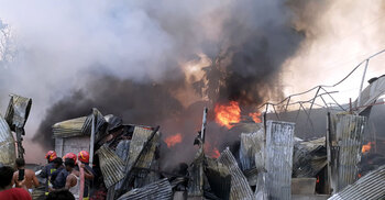 পূবাইলে তুলার গুদামে আগুন, ৩০ গুদাম পুড়ে ছাই