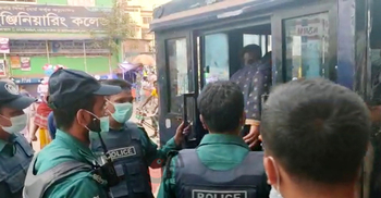 গাজীপুরে যাত্রী নামিয়ে বাসে তল্লাশি, হয়রানির অভিযোগ