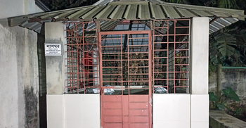 এক বাসের ধাক্কায় সড়কে ছিটকে পড়লেন দম্পতি, চাপা দিলো আরেক বাস