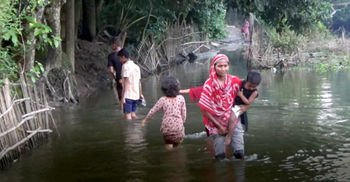 হবিগঞ্জে ঈদ নেই বানভাসী মানুষের ঘরে