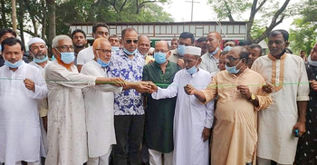 লকডাউনেও ফিতা কেটে পশুর হাট উদ্বোধন করলেন ভাইস চেয়ারম্যান