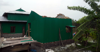 হাতিয়ায় কালবৈশাখী ঝড়ে শতাধিক ঘরবাড়ি বিধ্বস্ত