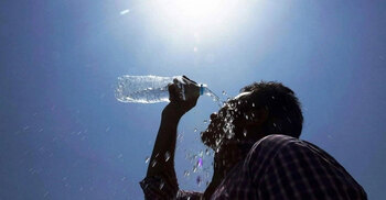 Mild heat wave may continue in four districts