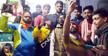 শুধু সেলফি তুলেন না, একতারা মার্কায় ভোটটা দিয়েন: হিরো আলম