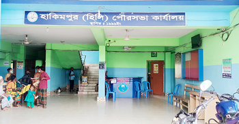 টিকা না নেয়ায় কর্মচারীদের বেতন বন্ধ করলেন মেয়র