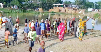 ১০ টাকার ভাড়া নিয়ে সংঘর্ষে আহত ৩০