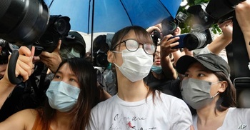 H K democracy activist Agnes Chow released