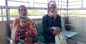 হাসপাতালে দালাল চক্রের টার্গেটে থাকে গ্রামের রোগী