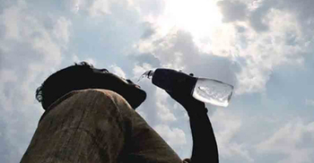 Mild heat wave may continue in seven districts