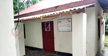 আশ্রয়ণের ঘরে জুয়ার আসর, অসামাজিক কার্যকলাপের অভিযোগ