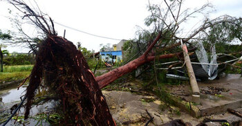 Hurricane Grace kills 8 as it rips through eastern Mexico