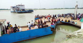 বাংলাবাজার-শিমুলিয়ায় ফেরি চলাচল স্বাভাবিক
