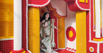 নজর কেড়েছে লাখো বোতলের ছিপি দিয়ে তৈরি সরস্বতী মণ্ডপ