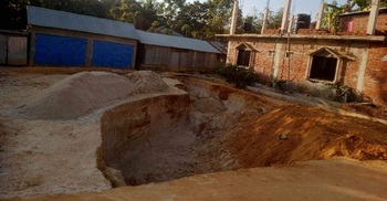 রামগড়ে পাহাড় কাটা-বালু উত্তোলনের দায়ে ৩ লাখ টাকা জরিমানা