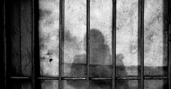 স্বামীর বিরুদ্ধে মেয়েকে ধর্ষণের মিথ্যা মামলা, কারাগারে স্ত্রী