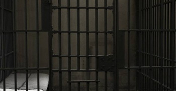 স্বামীর পরীক্ষায় প্রক্সি দিয়ে কারাগারে স্ত্রী