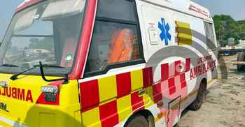 ভারতের উপহারের ৩০ লাইফ সাপোর্ট অ্যাম্বুলেন্স পেট্রাপোলে