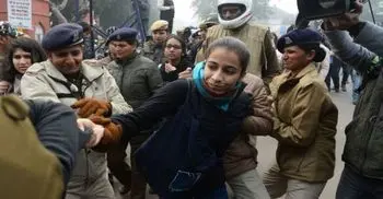 Thousands held in banned India citizenship protest