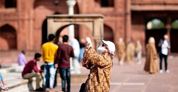 অবশেষে বিদেশি পর্যটকদের জন্য দুয়ার খুললো ভারত