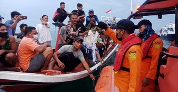 Indonesia passenger plane crash site found