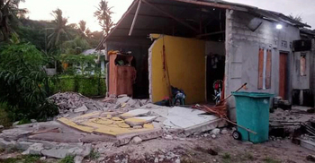 Indonesia rattled by 7.6 magnitude quake, tsunami warning lifted