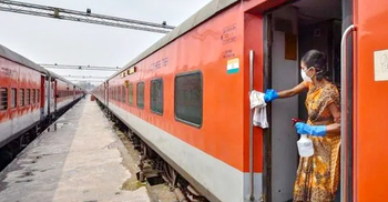 পানের পিকের দাগ মুছতেই ১২শ কোটি খরচ ভারতীয় রেলের!