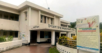 চিকিৎসা পেতে দেরি হওয়ায় হাসপাতালে ভাঙচুর, চিকিৎসককে মারধর