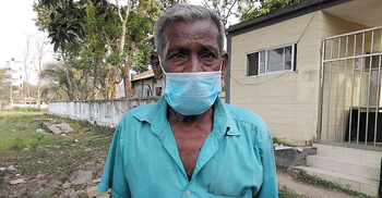 ক্যাম্পাস কয়েক চক্কর ঘুরে বৃদ্ধের ভ্যানটিও ছিনিয়ে নিল ছিনতাইকারী