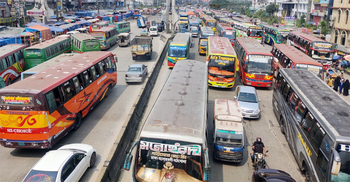 নারায়ণগঞ্জে বেড়েছে গাড়ির চাপ, ভোগান্তি এড়াতে ৬৭০ পুলিশ মোতায়েন