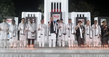ভাষা শহীদদের শ্রদ্ধায় ৫২০০ মোমবাতি প্রজ্বলন