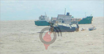 ডুবে থাকা জাহাজের সঙ্গে ধাক্কায় পদ্মা সেতুর পণ্যবাহী জাহাজডুবি