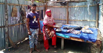 স্ত্রী-সন্তান নিয়ে টিটুর যাযাবর জীবন