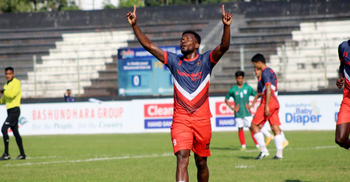 স্টুয়ার্টের হ্যাটট্রিকে সহজ জয় শেখ জামালের