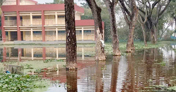 এখনও ডুবে আছে ৭ ভোটকেন্দ্র!