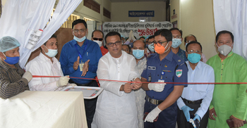 করোনা রোগীদের জন্য এক্স-রে ও ইসিজি দিলেন শাহীন চাকলাদার