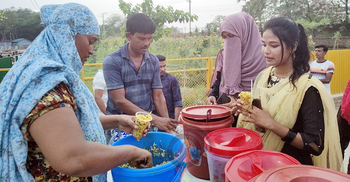 ম্যাজিস্ট্রেটের বুদ্ধিতে ঝালমুড়ি বেচে তানজিলার আয় ৬০ হাজার