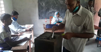 শৈলকুপায় স্কুল কমিটির নির্বাচনে দুপক্ষের সংঘর্ষে আহত ১১