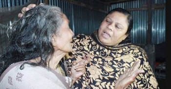 ১০ সন্তান থেকেও ভিক্ষা করেন মা