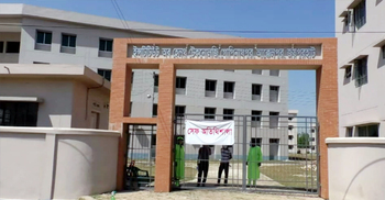 আইসোলেশনে স্ত্রীর সঙ্গে থাকছেন স্বামী, প্রেমে মত্ত তরুণ-তরুণী