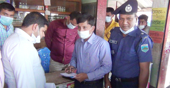 জয়পুরহাটে বেশি দামে সার বিক্রি করায় দুই ব্যবসায়ীর জরিমানা