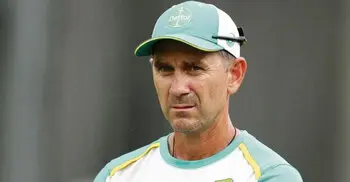 Langer delivers shock resignation as Australia cricket coach