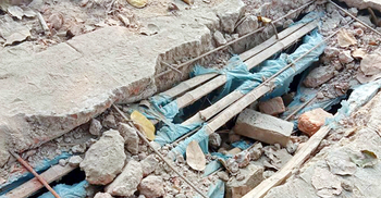 কালভার্টে রডের বদলে বাঁশ!