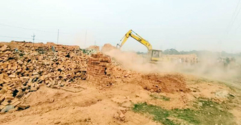 চার ইটভাটা গুঁড়িয়ে দিয়ে ২০ লাখ টাকা জরিমানা