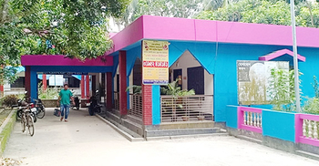 ভোটে হেরে পরিষদের আসবাবপত্র বাড়ি নিলেন চেয়ারম্যান